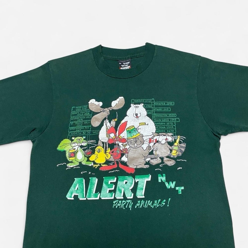 Vintage ALERT animal party drinking forest green tshirt